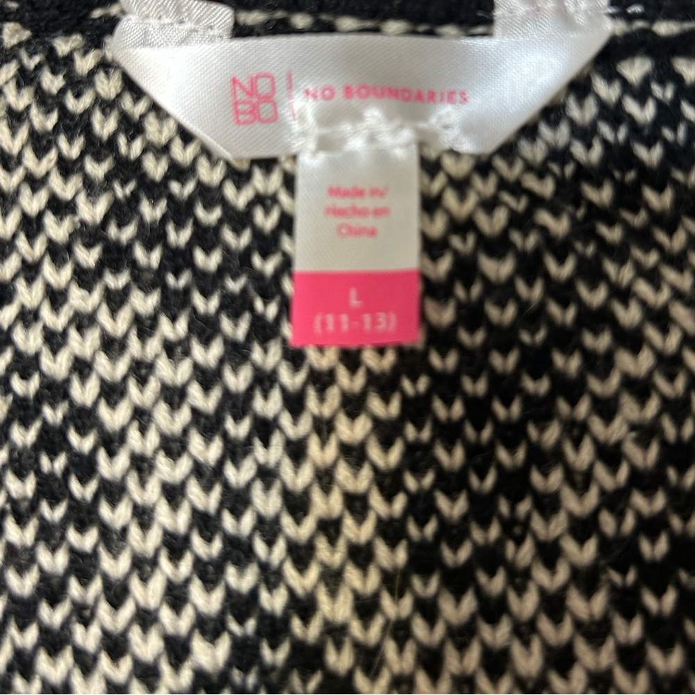 Black and Cream Cropped Sweater Vest - Picture 3 of 3